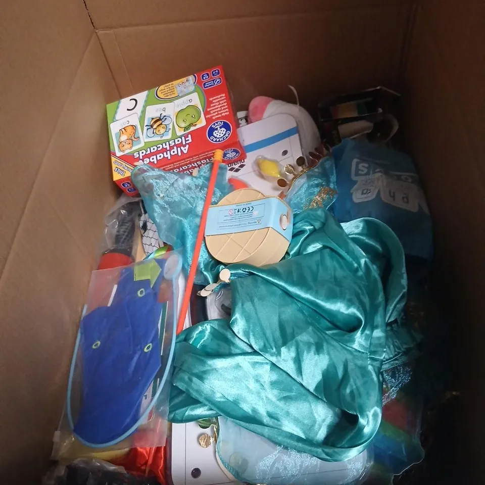 LARGE QUANTITY OF ASSORTED TOYS AND ACCESSORIES TO INCLUDE; ALPHABET FLASHCARDS, TOP SET RAPIDITY, CLOWN COSTUME AND BUBBLE WAND