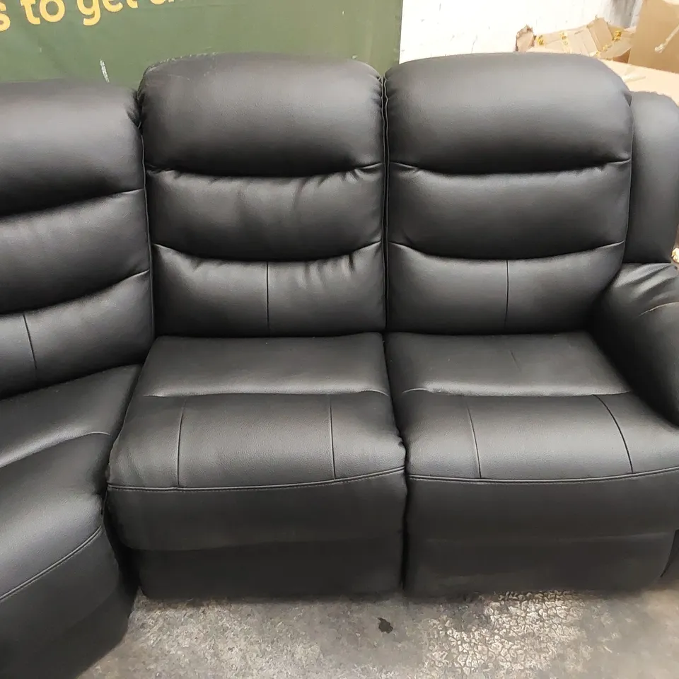 DESIGNER 5 SEATER CURVED LEATHER UPHOLSTERED MANUAL RECLINER SOFA - BLACK