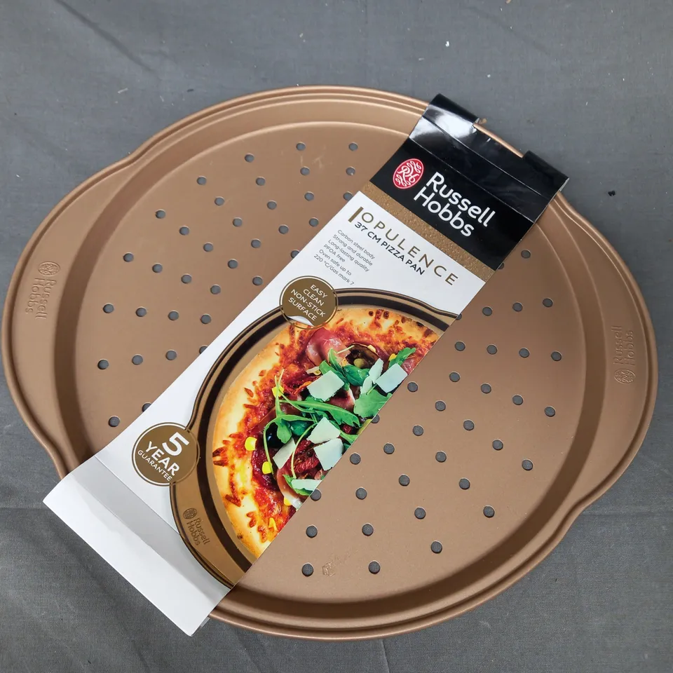 RUSSELL HOBBS OPULENCE 37CM PIZZA PAN