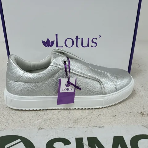 BOXED PAIR OF LOTUS LEON SHOES IN SILVER - EU 40