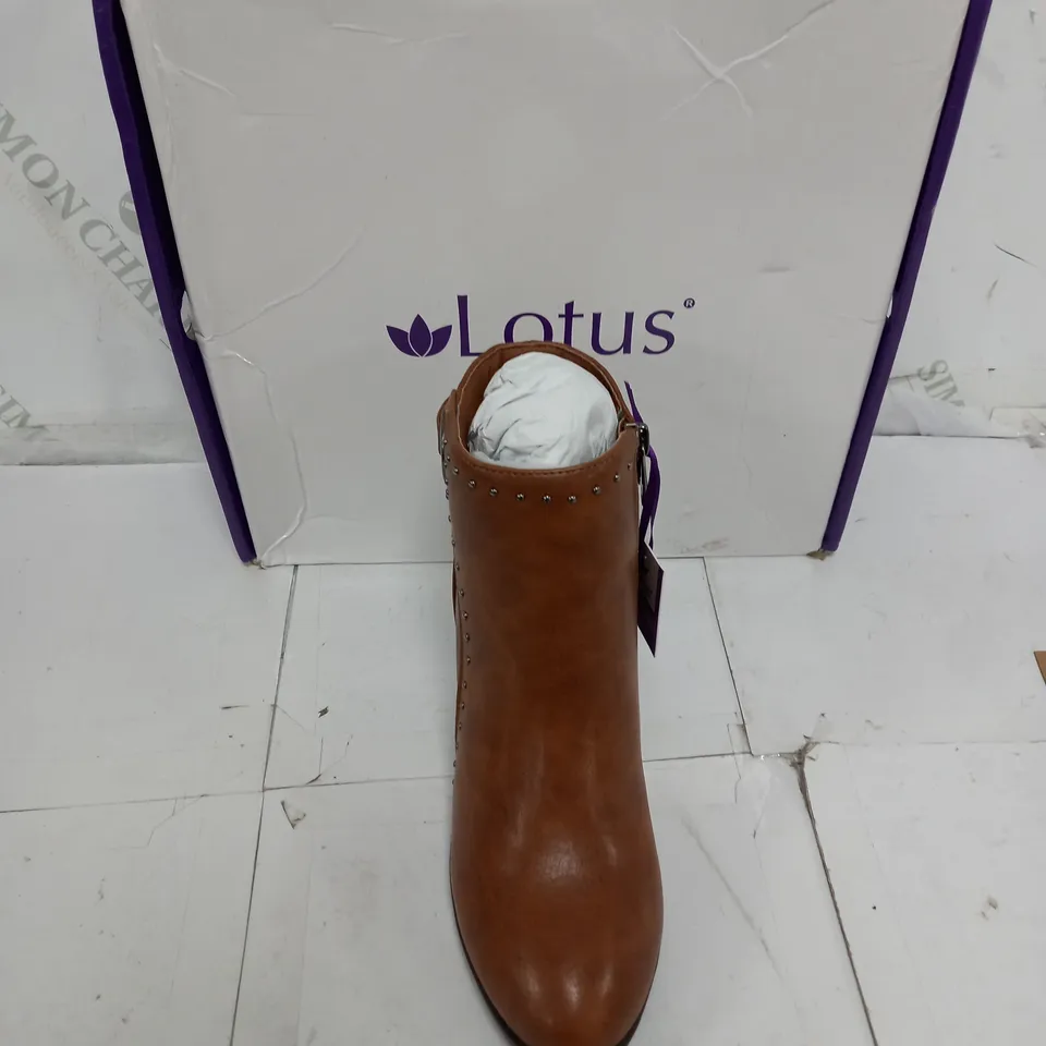 BOXED PAIR OF LOTUS WELLS BROWN ZIP UP BOOT HEELS IN TAN UK 4