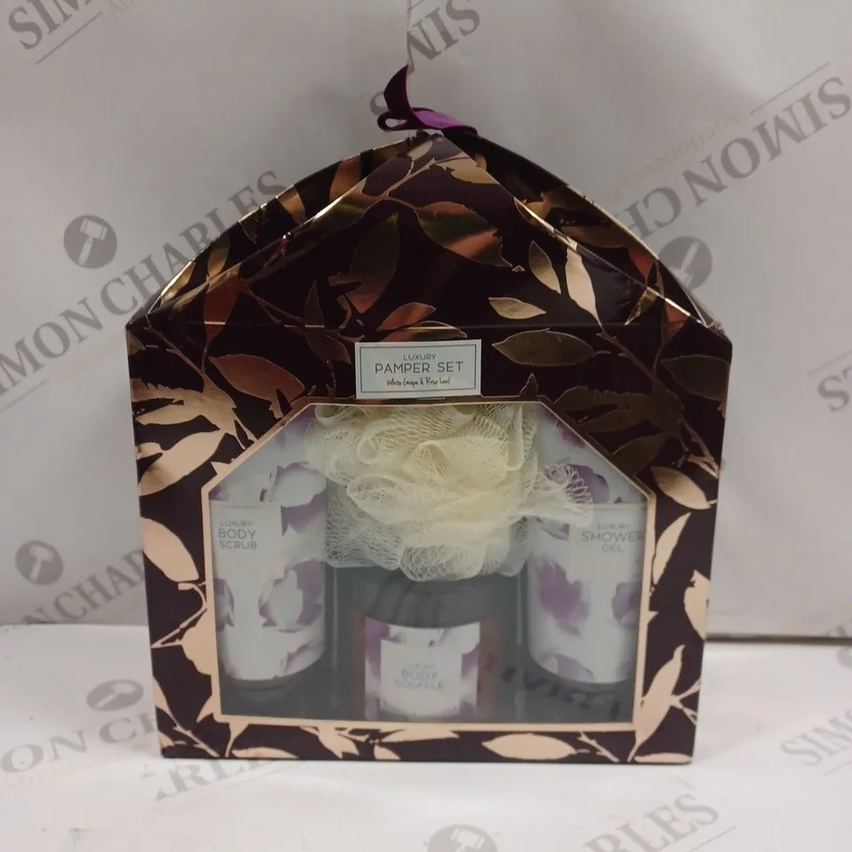 BOXED SEALED LUXURY PAMPER BATH SET 