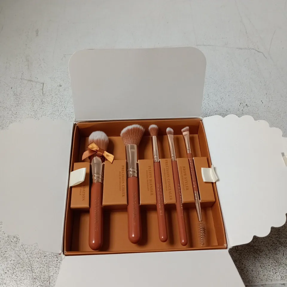 SPECTRUM 5-PIECE MAKE-UP BRUSH SET & 4 PIECE SPONGE AND PUFF SET – BOXED