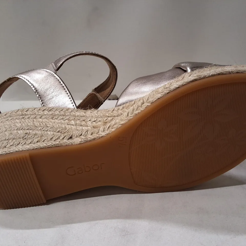 GABOR MOON SATIN METALLIC WEDGE SANDALS – UK 5.5 (EU 38.5)