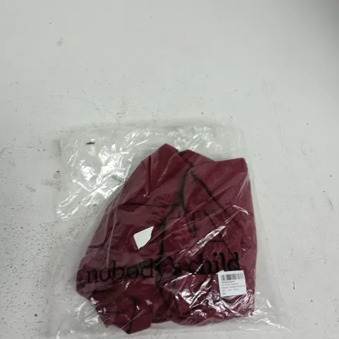 NOBODY'S CHILD BURGUNDY SHRUNKEN CHAINSTITCH FLOWER TEE – UK L (EU L, USA L)