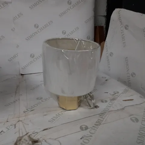 TABLE LAMP (WHITE) WITH LINEN SHADER