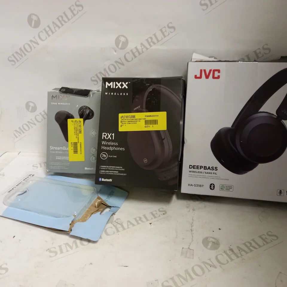 LOT OF APPROXIMATELY 12 ELECTRICAL ITEMS, TO INCLUDE PHONE CASE, EARPHONES, ETC