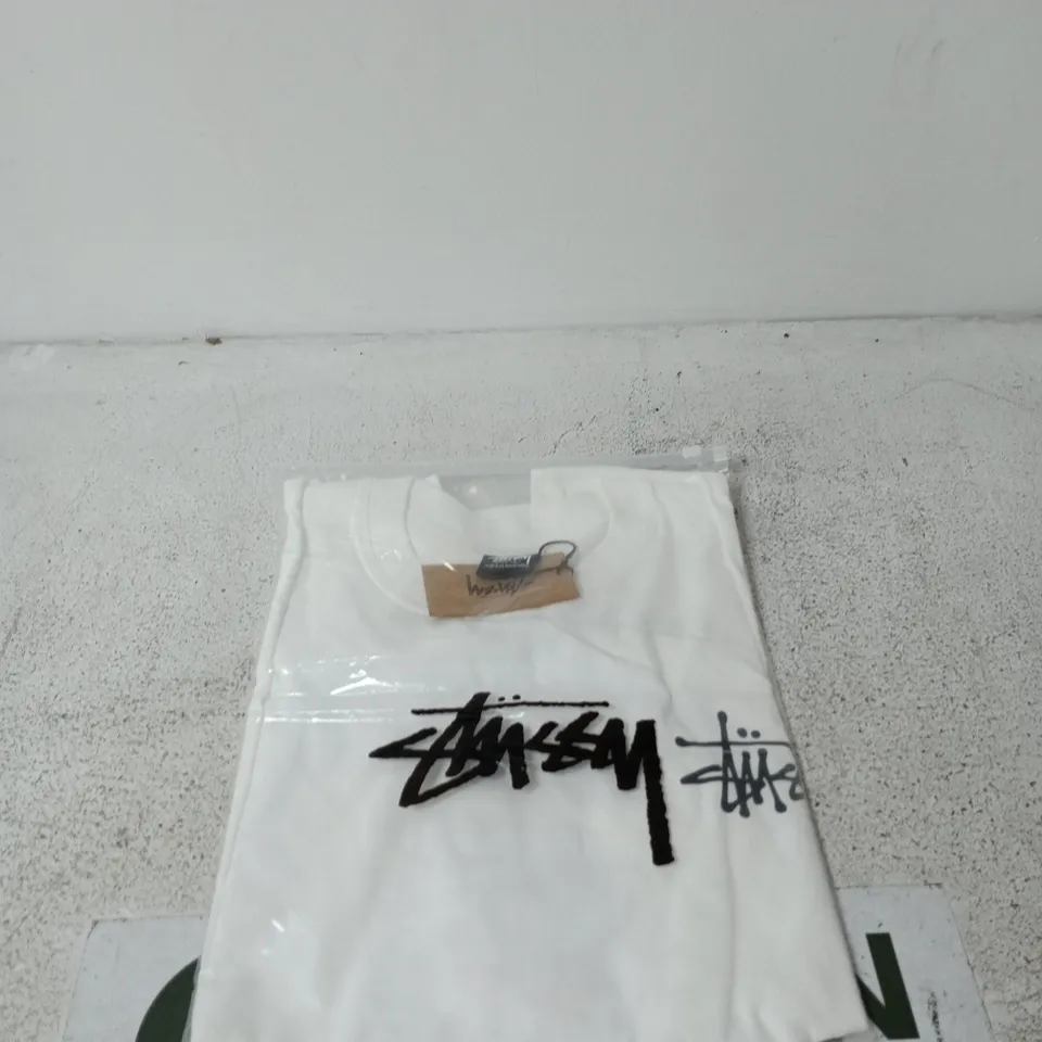 STUSSY WHITE T SHIRT LARGE TAGGED