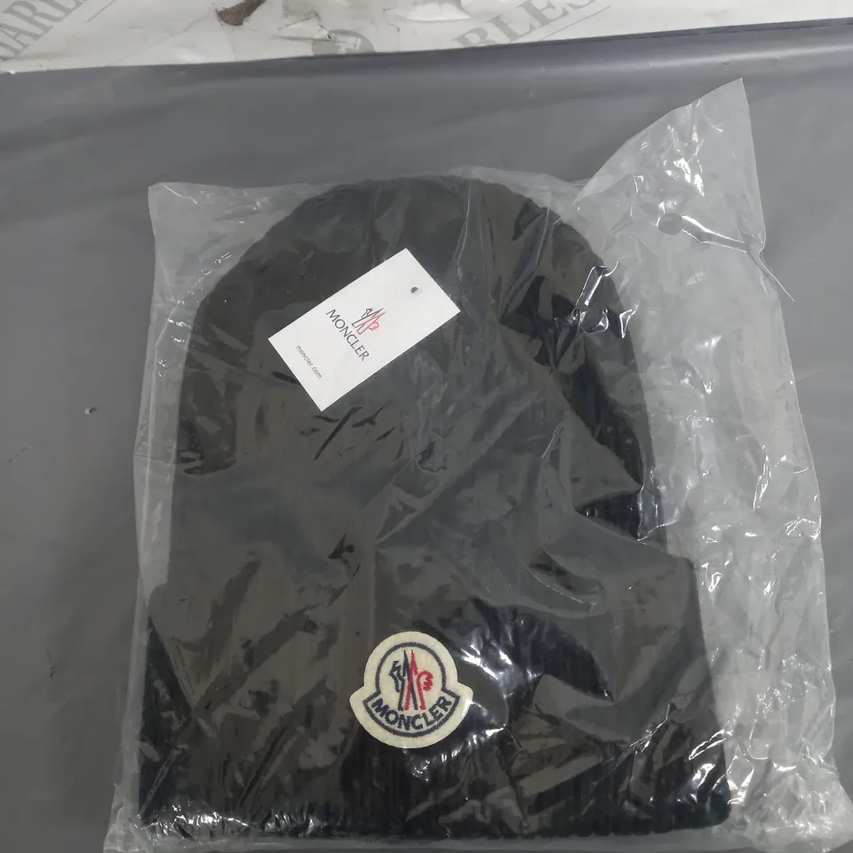 BAGGED MONCLER BEANIE HAT