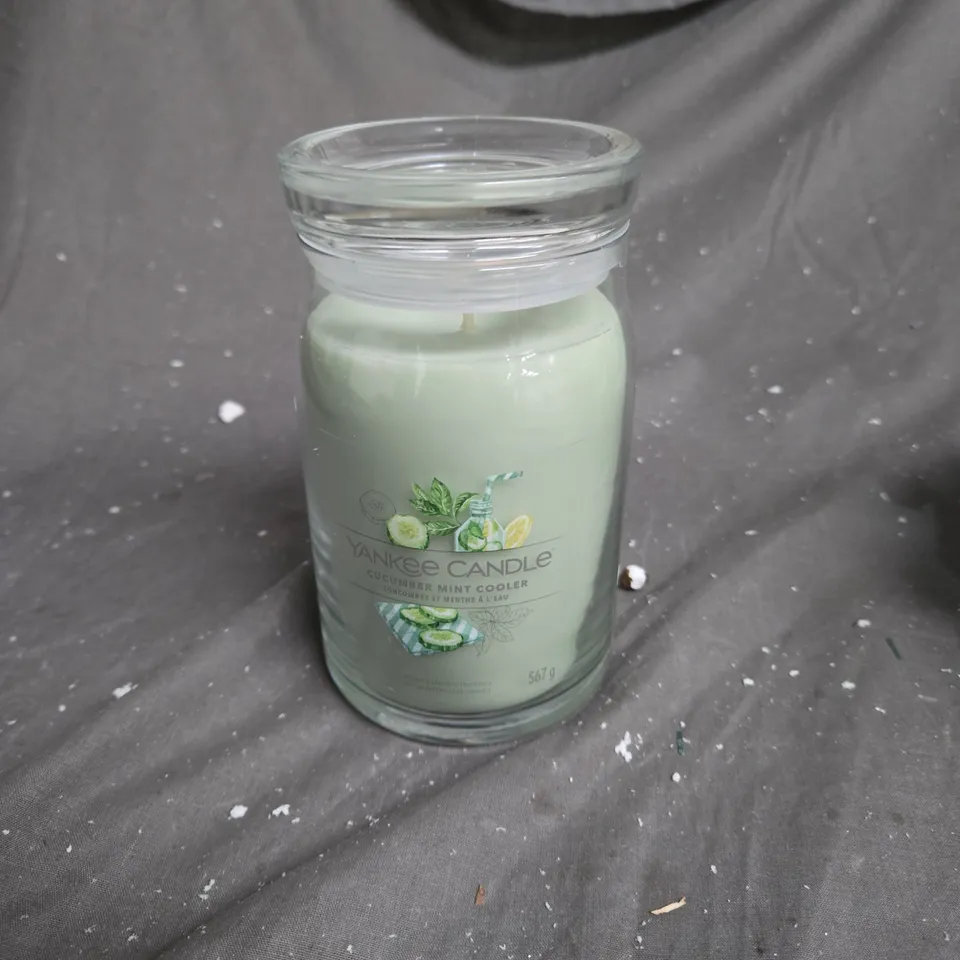 YANKEE CANDLE SIGNATURE LARGE JAR CANDLE – CUCUMBER MINT COOLER