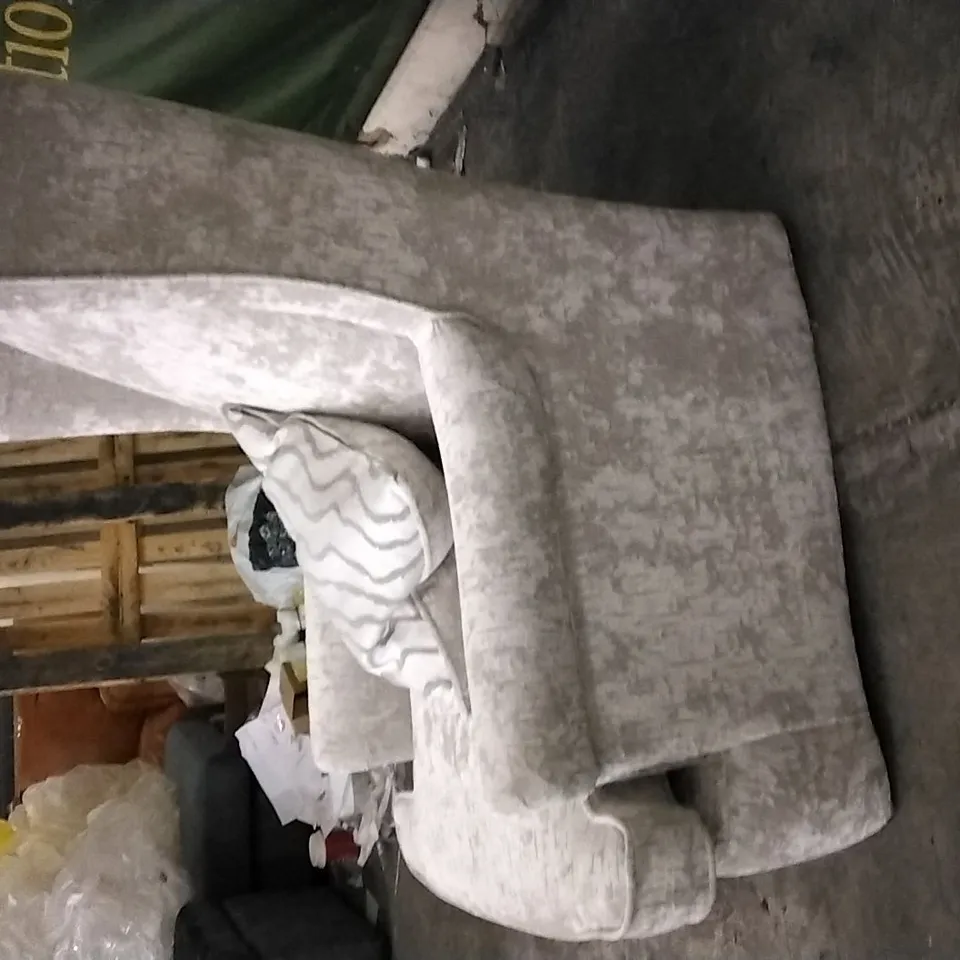 QUALITY DESIGNER CREAM PLUSH FABRIC ARMCHAIR 