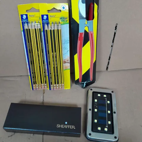 APPROXIMATELY 20 ASSORTED HOUSEHOLD ITEMS TOO INCLUDE, PENCILS, SHAFFER PEN, LED LIGHTS ETC