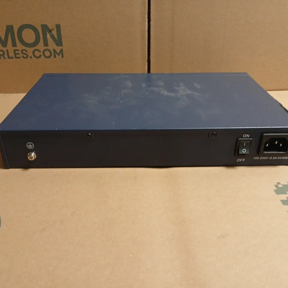 TENDA 24 PORT GIGABIT DESKTOP/RACKMOUNT SWITCH MODEL TEG1024D