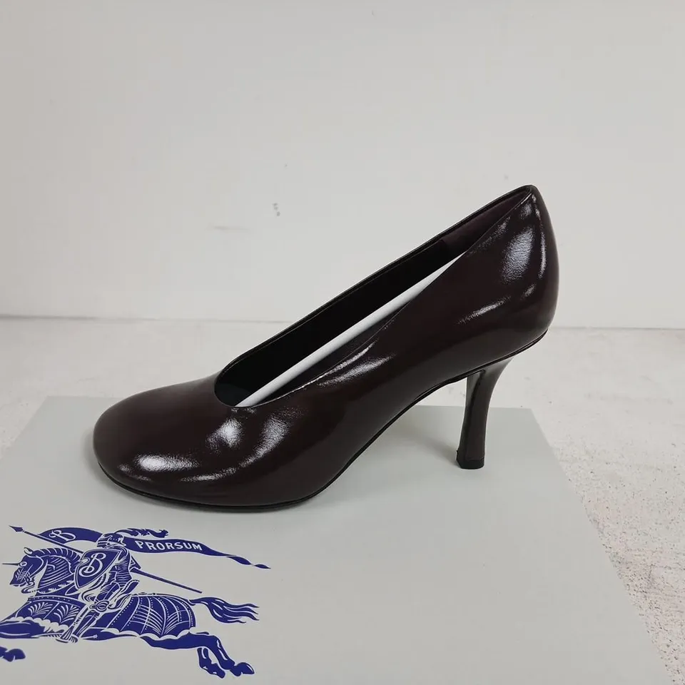BURBERRY BURGUNDY PATENT LEATHER COURT SHOES – UK 5 (EU 38)