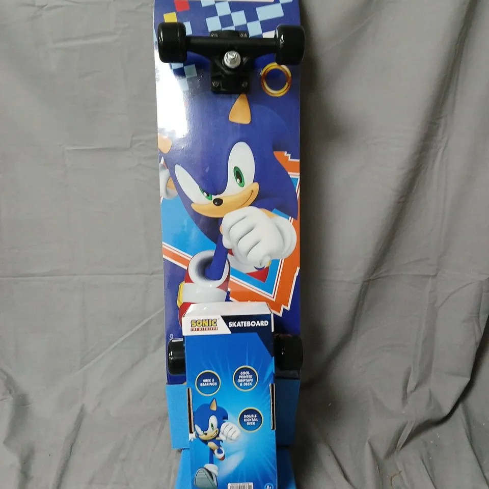 SONIC THE HEDGEHOG SKATEBOARD – BLUE DECK, DOUBLE KICKTAIL, ABEC 5 BEARINGS, IN ORIGINAL PACKAGING