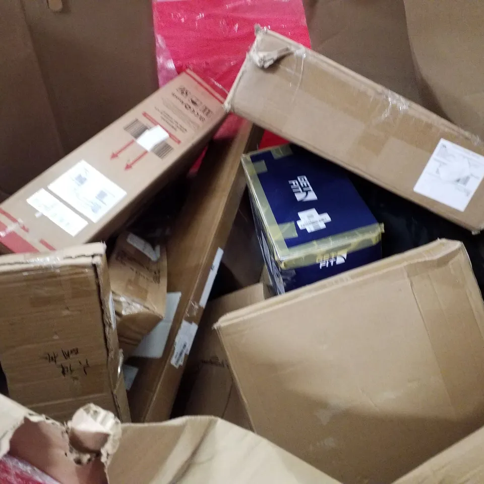 PALLET OF ASSORTED PRODUCTS INCLUDING LAPTOP DESK, 3 STEP LADDER, CAMPING WAGON, PULL-UP BAR