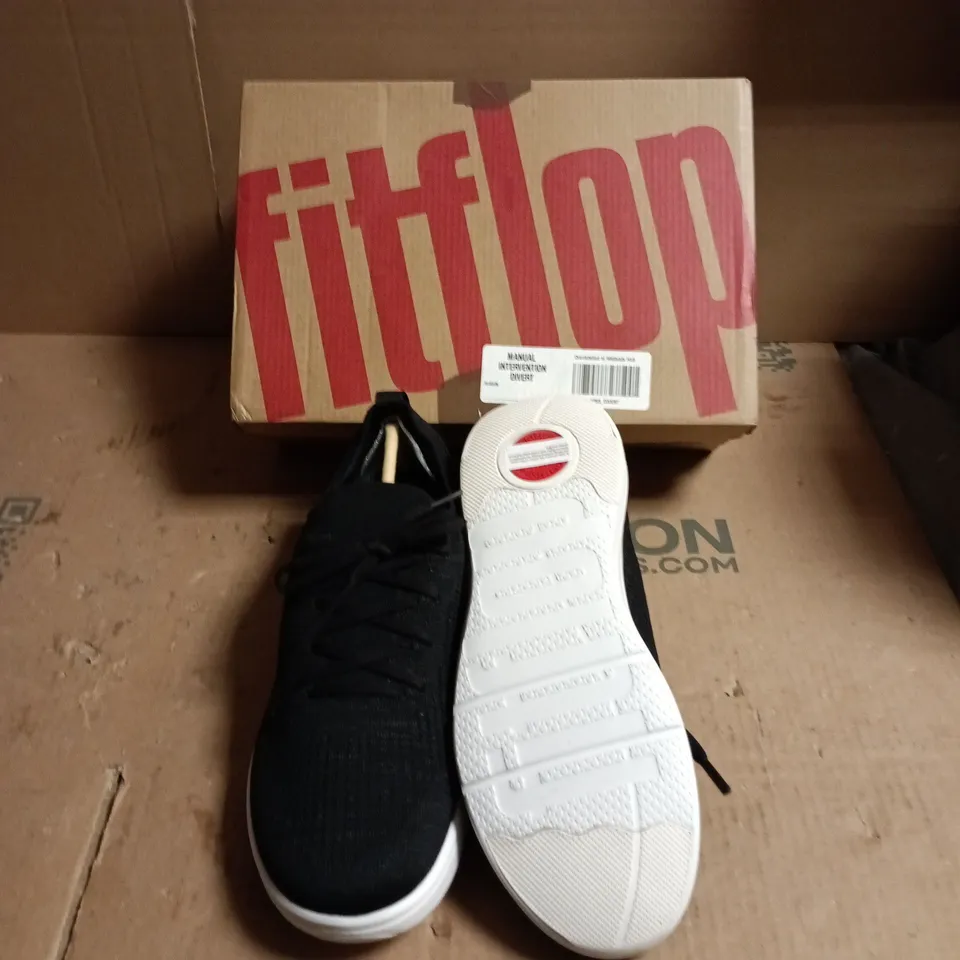 FITFLOP BLACK KNIT TRAINERS WITH WHITE SOLE - SIZE UK 9