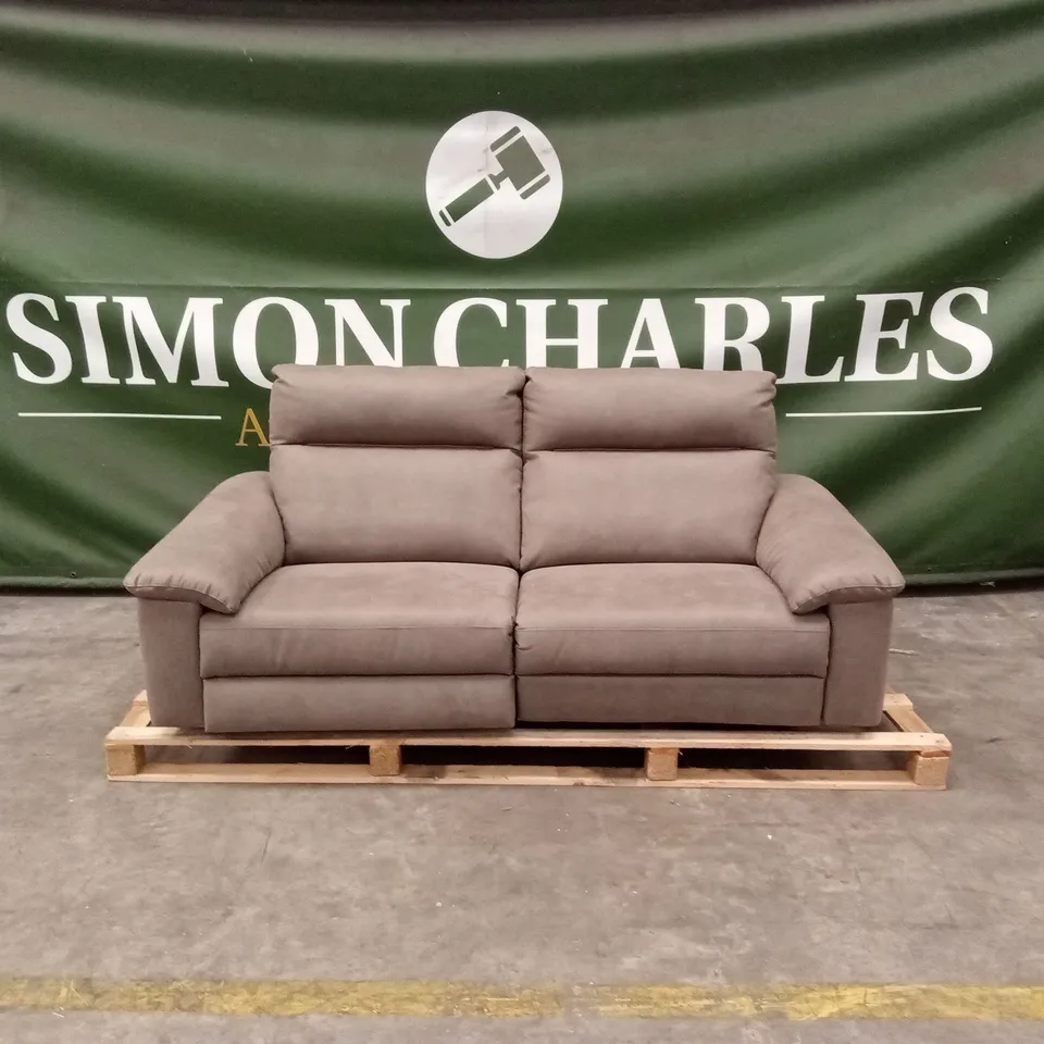 QUALITY DESIGNER ITALIAN MADE LARGE 3 SEATER ELECTRIC RECLINER MICROFIBRE UPHOLSTERED SOFA