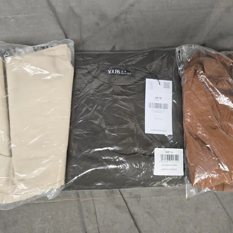 APPROXIMATELY 25 ASSORTED CLOTHING AND FASHION PRODUCTS IN VARIOUS STYLES AND SIZES - COLLECTION ONLY