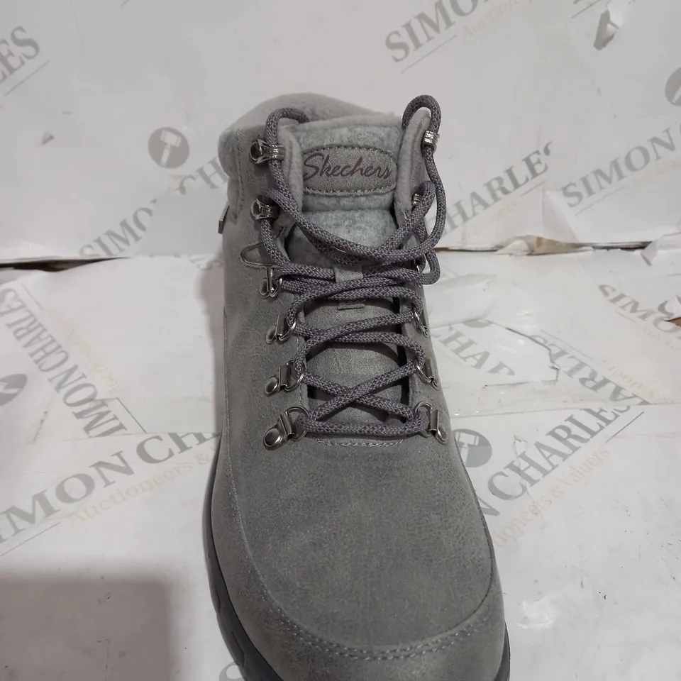 BOXED SKECHERS SYNERGY WARM TECH BOOTS, GREY - SIZE 8