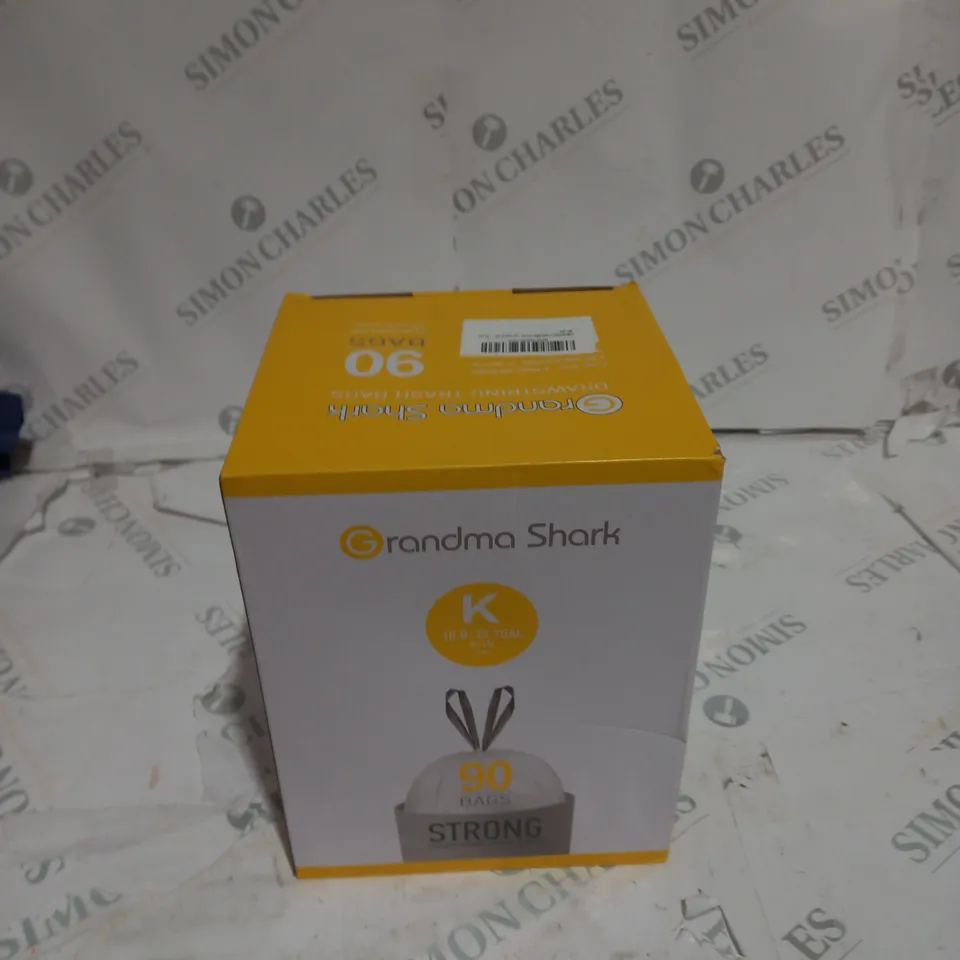 BOX OF ASSORTED HOUSEHOLD ITEMS TO INCLUDE BAGS, BACKPACKS, PILLOWS ETC 