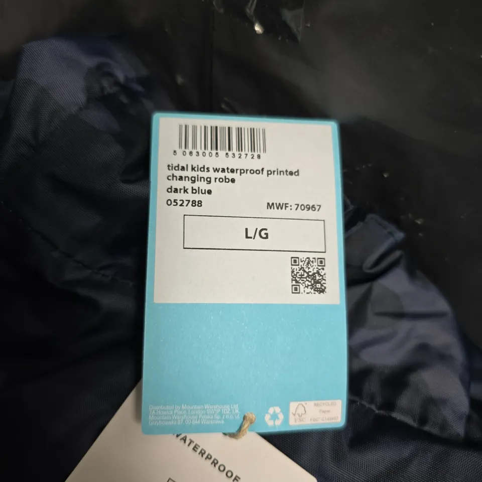 MOUNTAIN WAREHOUSE KIDS' WATERPROOF PRINTED CHANGING ROBE – DARK BLUE - SIZE L