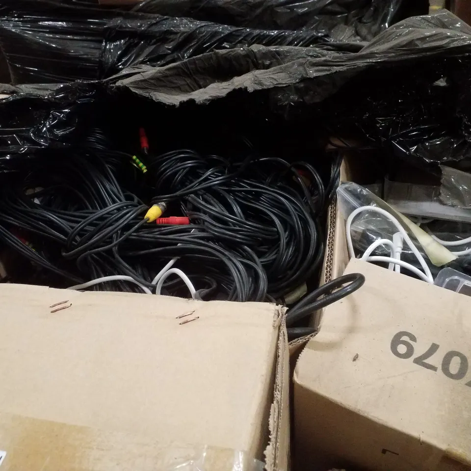 PALLET CONTAINING ASSORTED IT & NETWORKING PRODUCTS INCLUDING ASSORTED CABLES, HEADSETS, COMPUTER MICE & FLOPPY DISK DRIVE UNITS