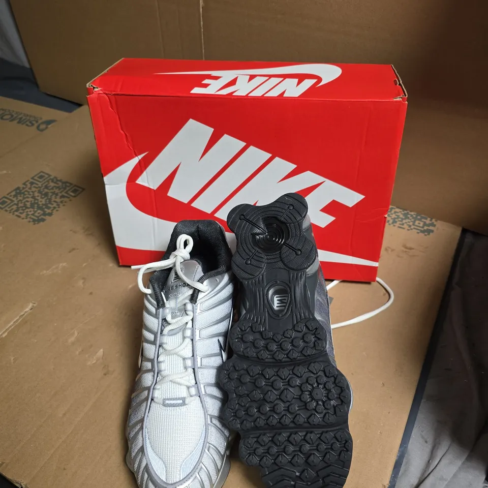 NIKE SHOX MEN’S RUNNING SHOES – GREY/SILVER - UK SIZE 9