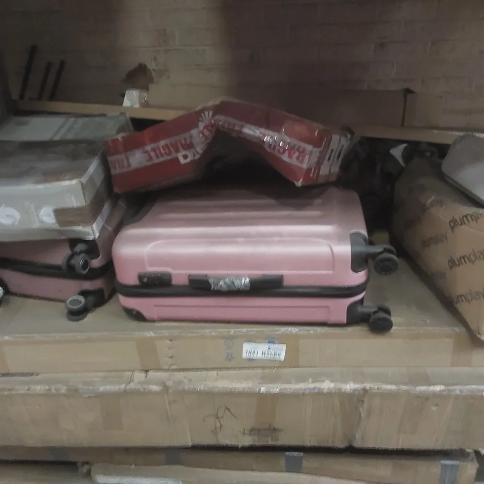 PALLET CONTAINING A VERY LARGE QUANTITY OF ASSORTED FURNITURE PARTS ECT