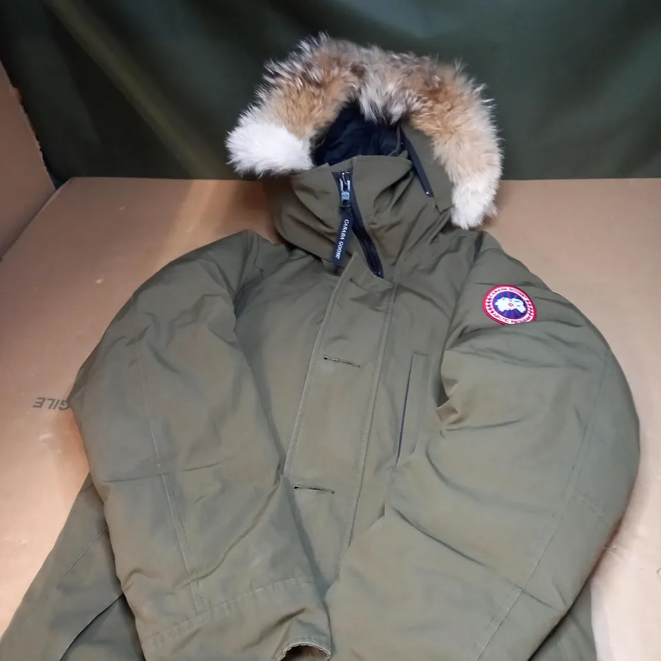 MENS CANADA GOOSE JACKET WITH FAUX FUR HOOD 