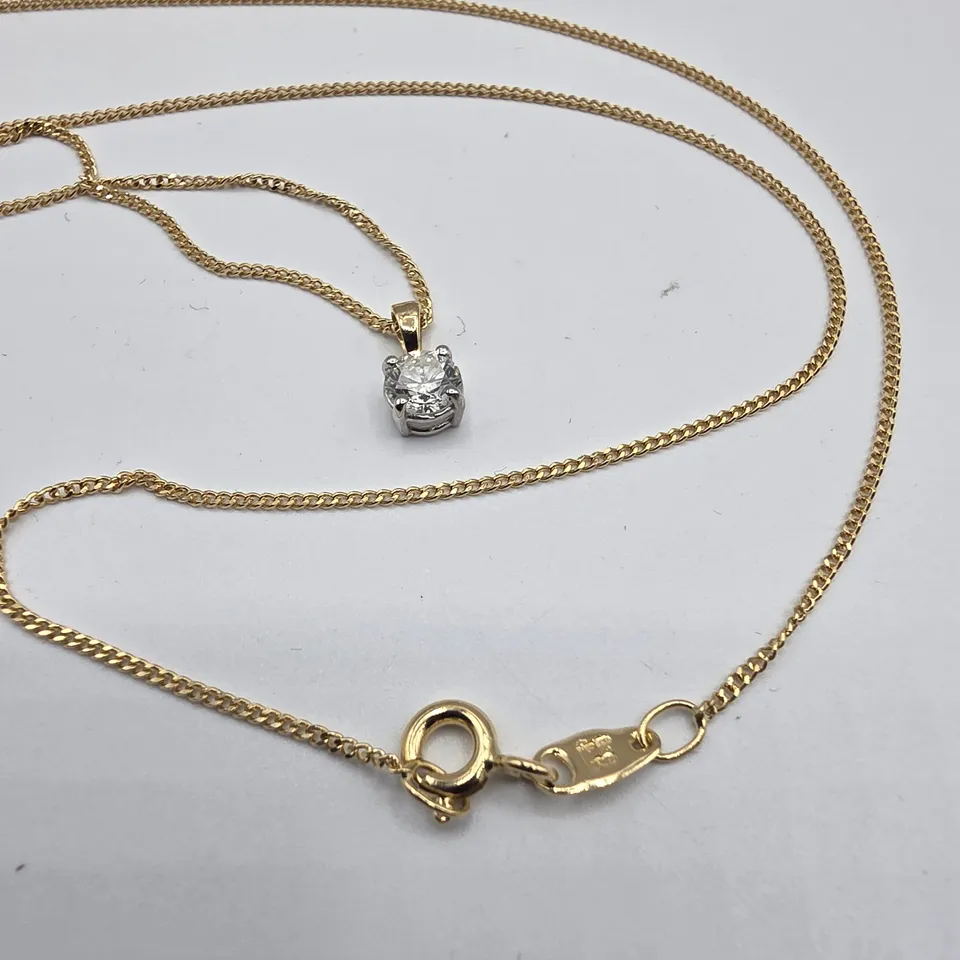 18CT GOLD PENDANT ON CHAIN SET WITH NATURAL DIAMOND