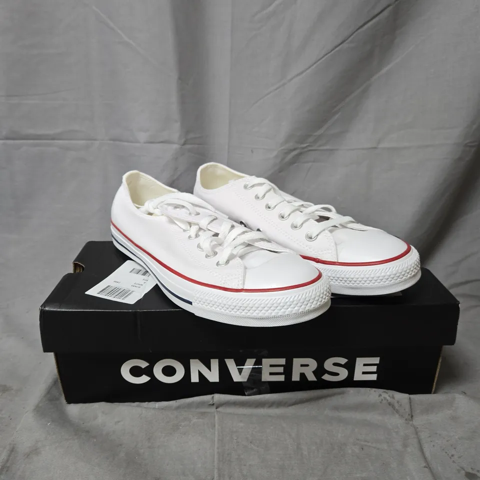 CONVERSE WHITE CANVAS LOW-TOP TRAINERS – BOXED SIZE 8
