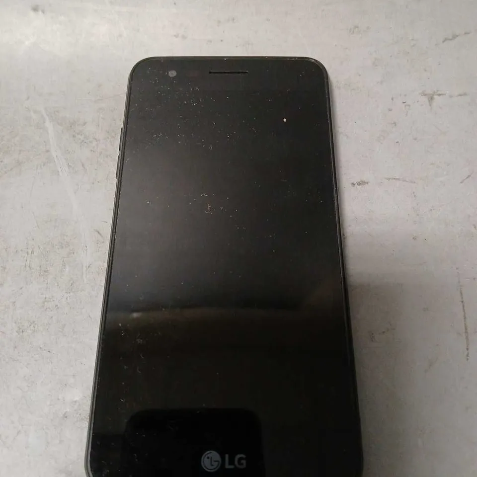 LG MOBILE PHONE IN BLACK