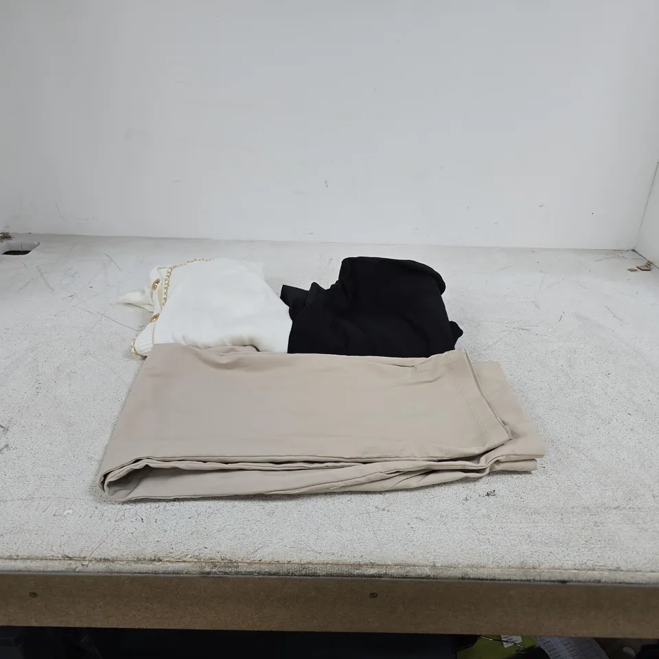 BOX OF APPROXIMATELY 20 ASSORTED CLOTHING ITEMS OF VARIOUS SIZES AND STYLES TO INCLUDE MALISSA J, KIM AND CO ETC