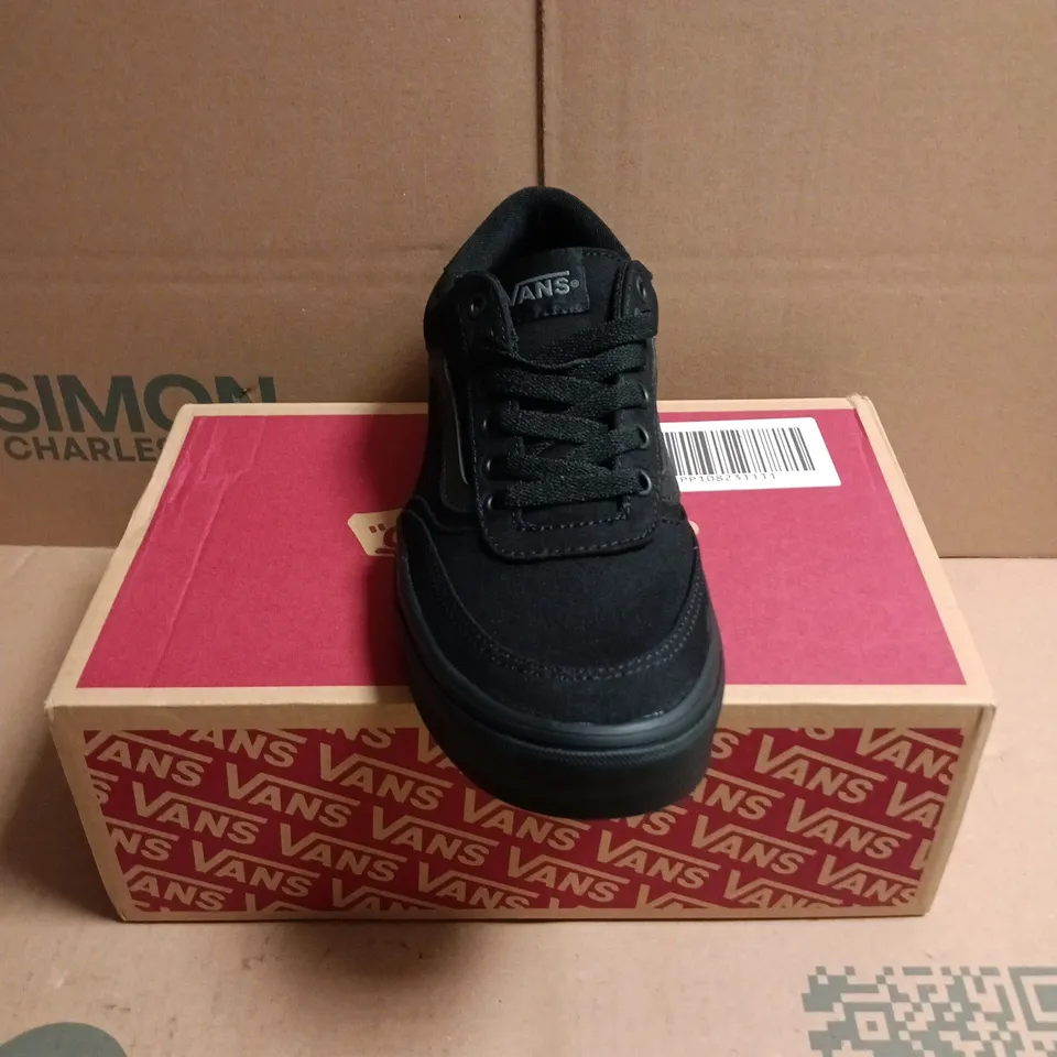 BOXED PAIR OF VANS BROOKLYN LS BLACK TRAINERS - 8