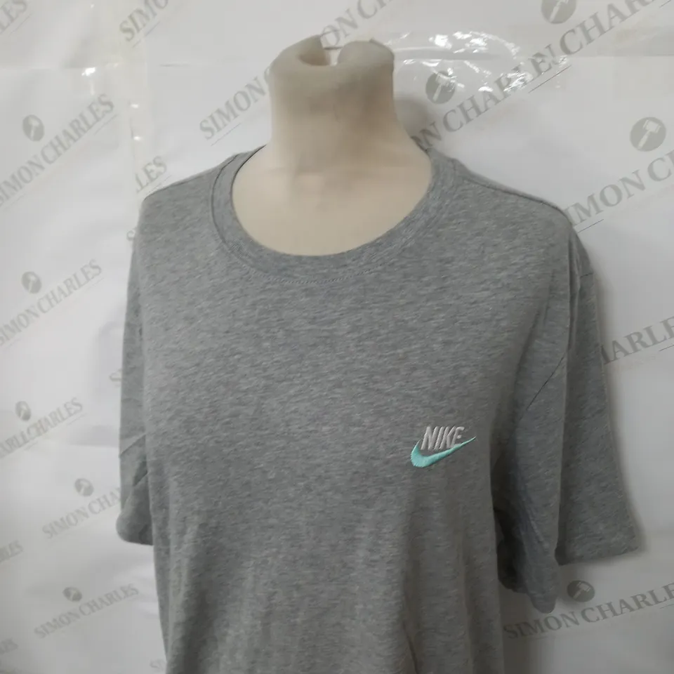 NIKE LOGO CASUAL T-SHIRT SIZE M