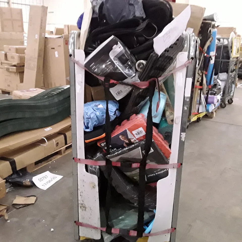 CAGE TO CONTAIN AN ASSORTMENT OF SOFT SHELL LIGHT TRAVEL BAGS 