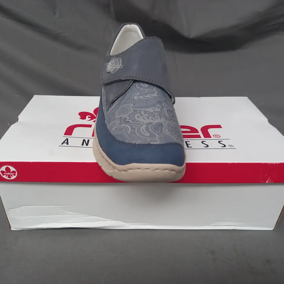 BOXED PAIR OF RIEKER SLIP-ON SHOES IN BLUE SIZE 6.5
