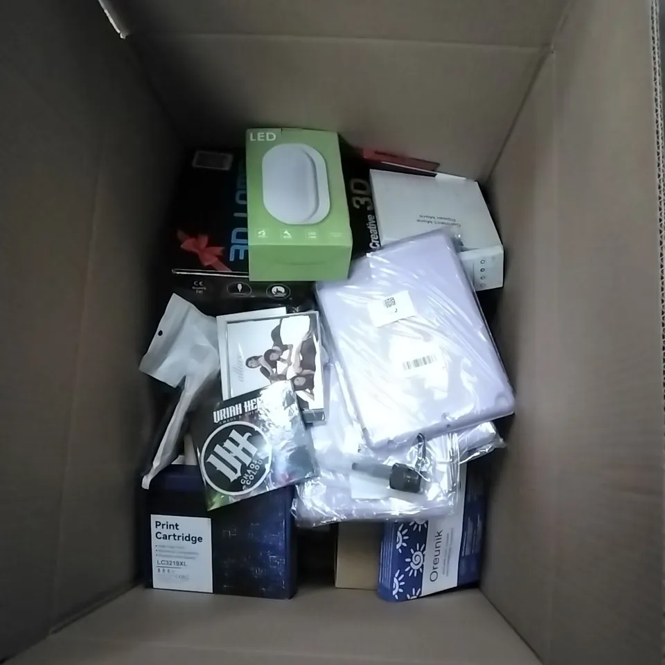 BOX TO CONTAIN LARGE AMOUNT OF MIXED ELECTRICAL ITEMS, ACCESSORIES ETC