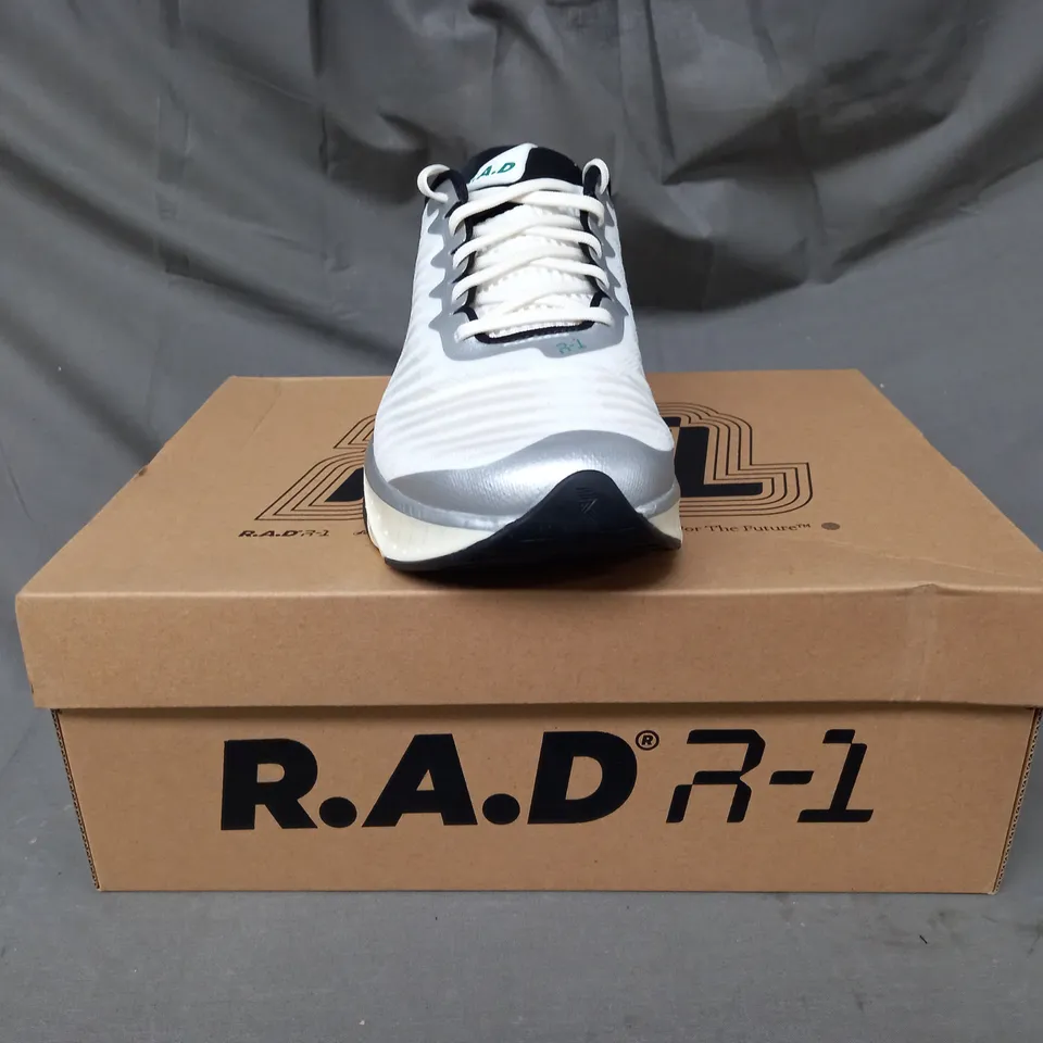 BOXED PAIR OF R.A.D. R-1 SHOES IN WHITE/METALLIC SILVER/GREEN UK SIZE 9.5