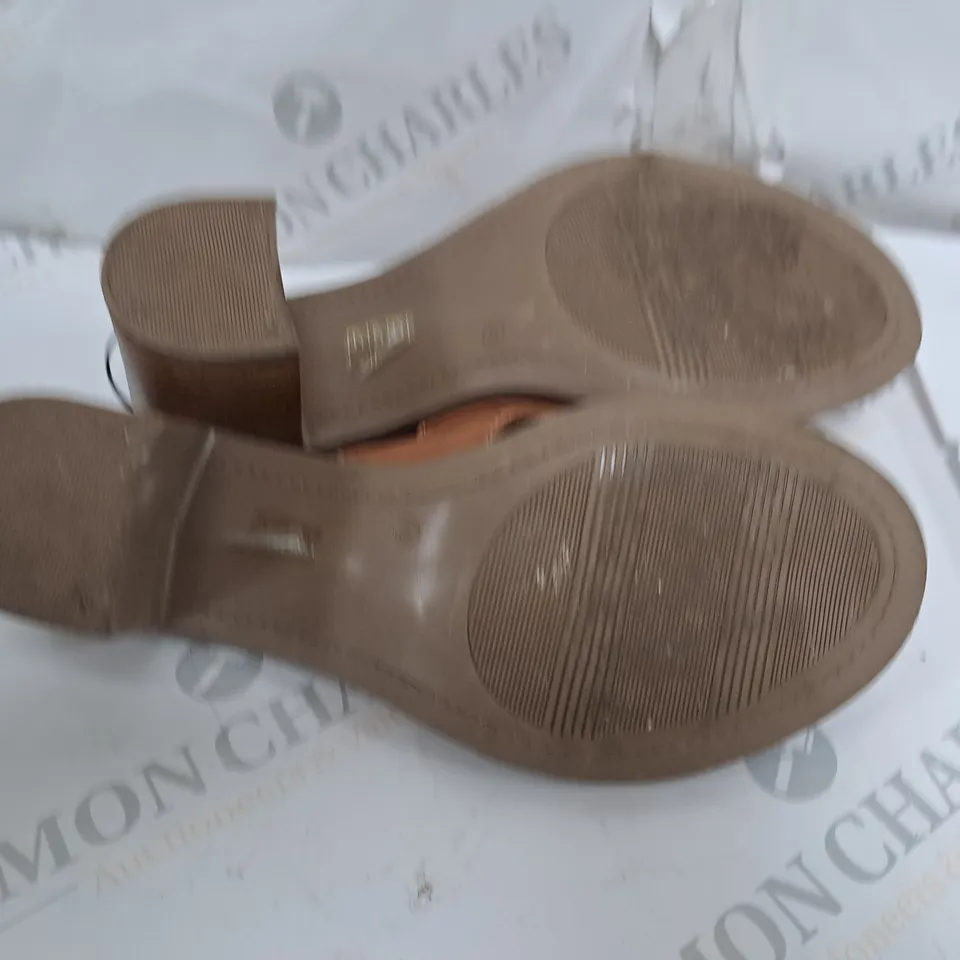 UNBOXED MODA IN PELLE LASSANDRA HEELED SANDAL