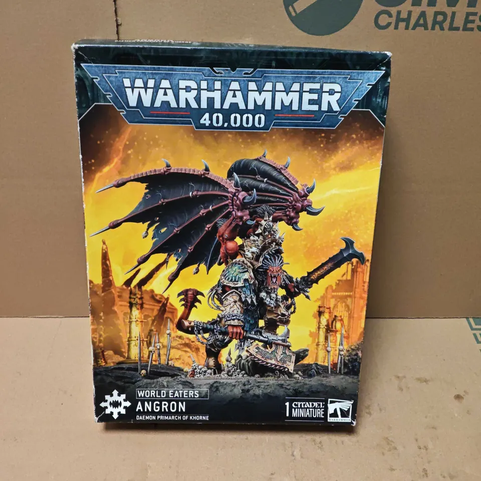 WARHAMMER 40,000 ANGRON - DAEMON PRIMARCH OF KHORNE, CITADEL MINIATURE KIT (UNASSEMBLED)