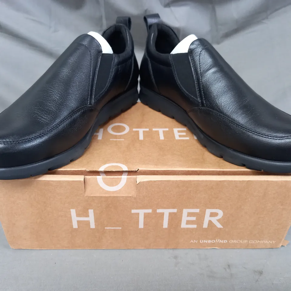 BOXED PAIR OF HOTTER SHOES IN BLACK UK SIZE 6
