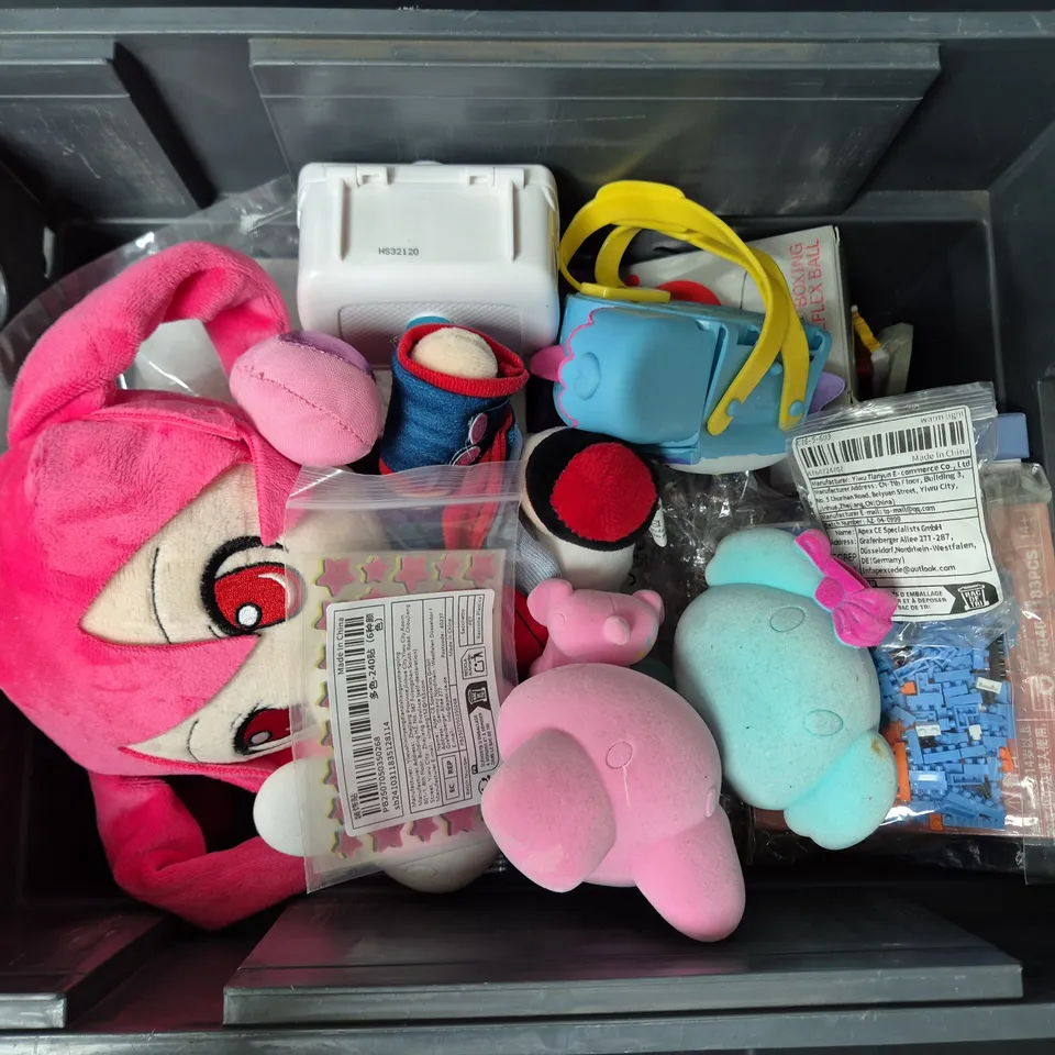 APPROXIMATELY 15 ASSORTED TOYS & GAMES TO INCLUDE PLAYING CARDS, BOXING REFLEX BALL, ANIME PLUS, ETC
