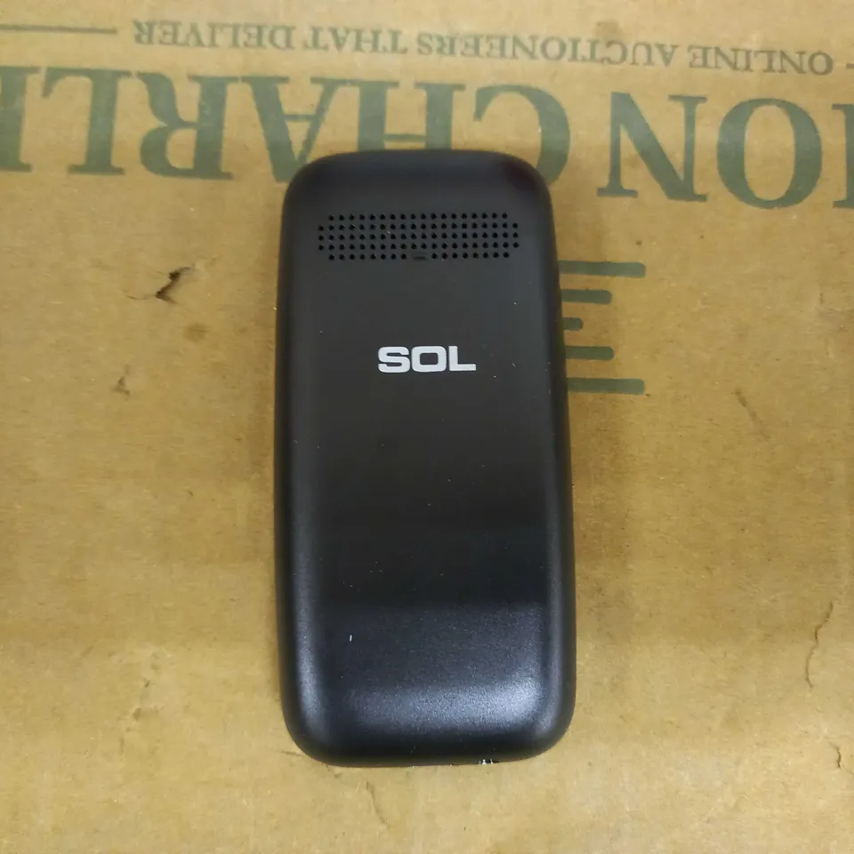 LOT OF APPROX 6 MOBILE HANDSETS TO INCLUDE SOL B1400, SAMSUNG F1272, OAKCASTLE F100