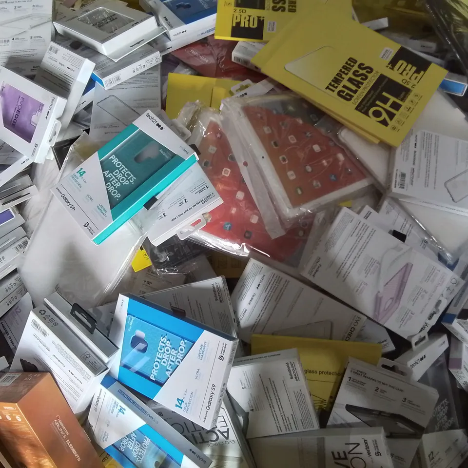 PALLET OF APPROXIMATELY 250 ASSORTED PHONE ITEMS TO INCLUDE- TECH21 EVO LUXE S9+, TECH21 EVO MAX S9 , TORTISE SAMSUNG GALAXY S9 ETC  - COLLECTION ONLY