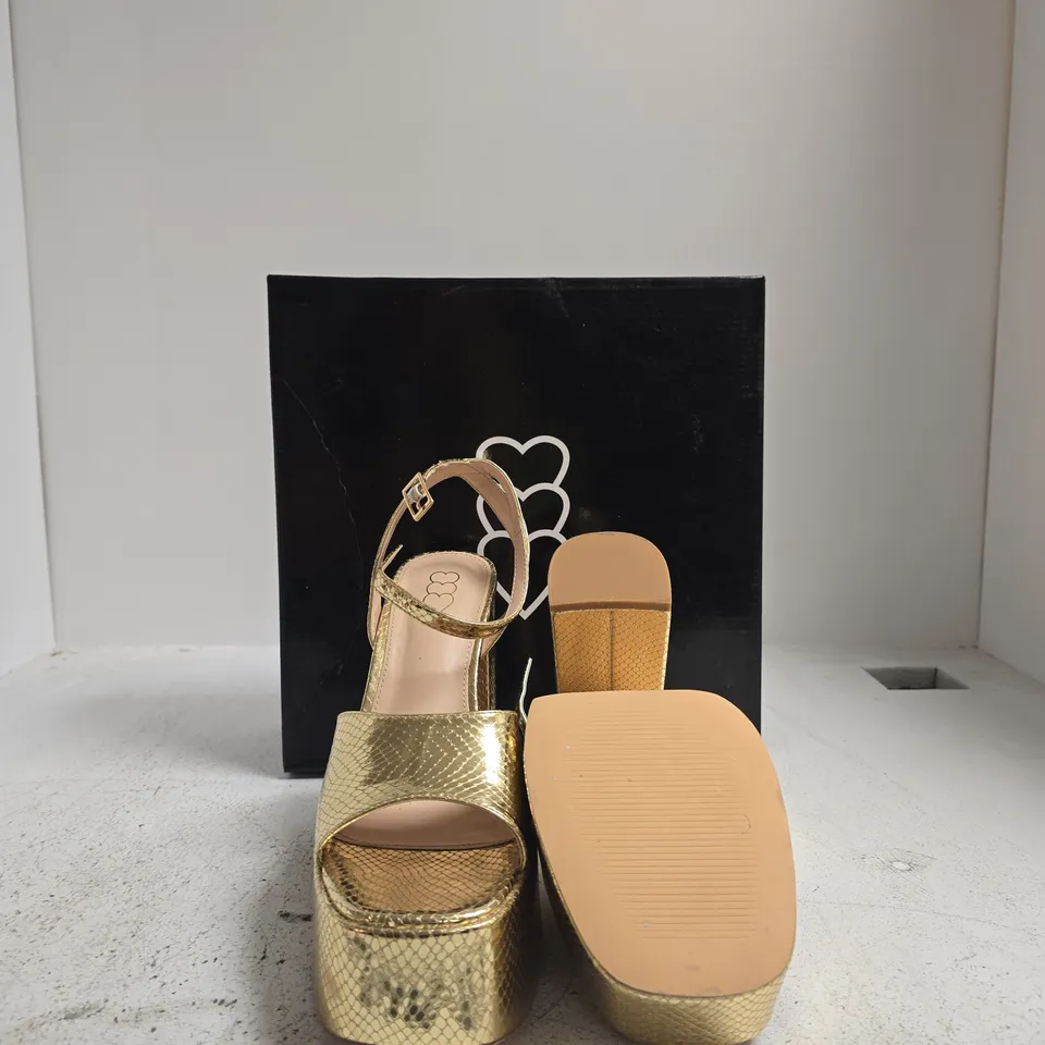 KOI DBP70 GOLD LIZARD PU PLATFORM SANDALS – UK SIZE 6