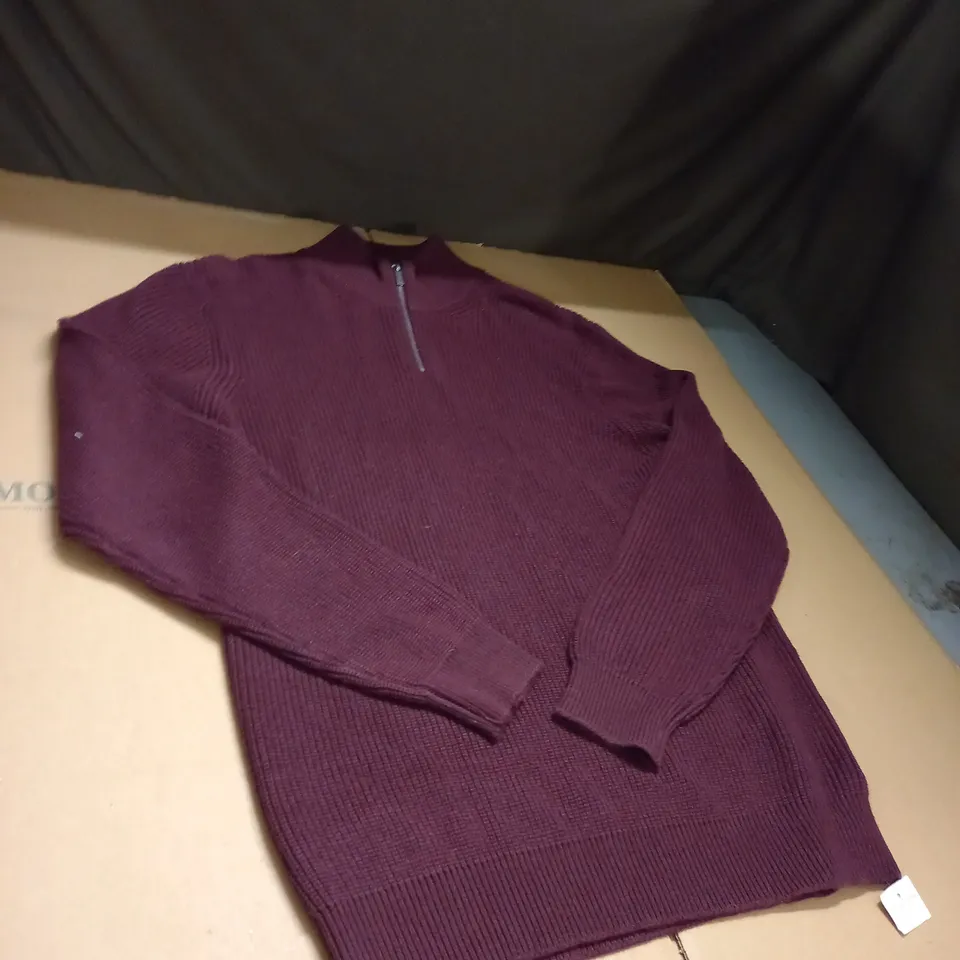HALF ZIP BURGUNDY FLEECE SIZE XL