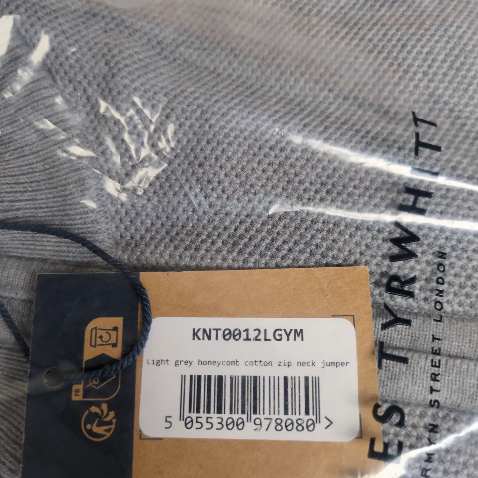 CHARLES TYRWHITT LIGHT GREY HONEYCOMB COTTON ZIP-NECK JUMPER – MEN’S SIZE M