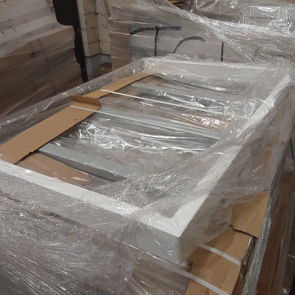 PALLET CONTAINING A LARGE ASSORTMENT OF BRAND NEW OFFICE FURNITURE PARTS TO INCLUDE: ECO 18 600MM RH RADIAL CANTILEVER LEGS, NOBO PREMIUM PLUS CLEAR ACRYLIC DESK DIVIDERS ECT 